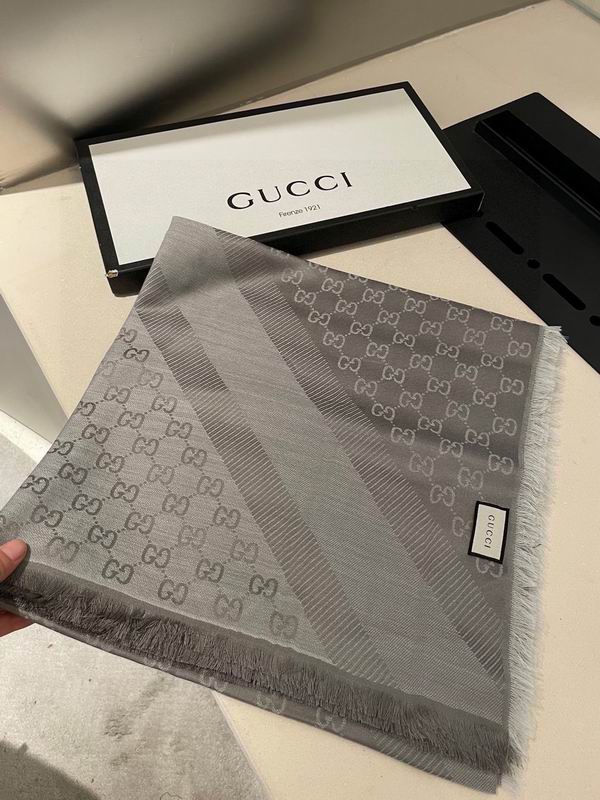 Gucci silk scarf 140X140cm E01 (31)