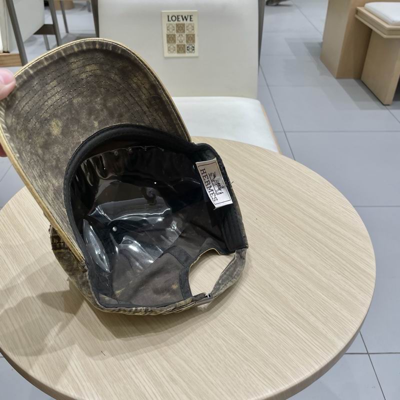 Hermes cap (64)