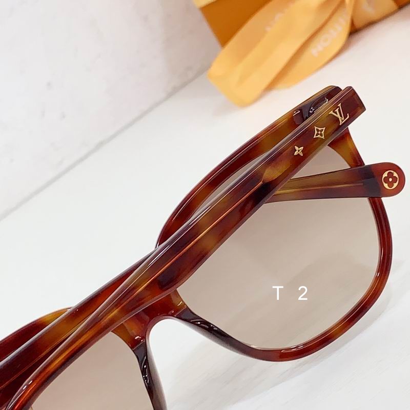 LV Z2156U 55 18-145 b08