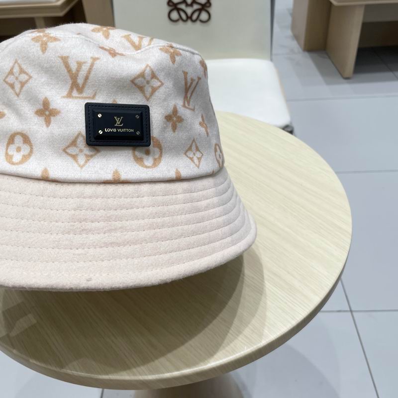 LV hat (100)