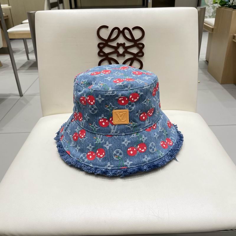 LV hat (120)