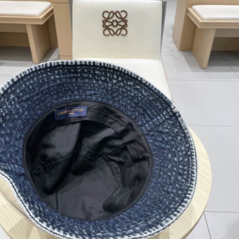 LV hat (25)