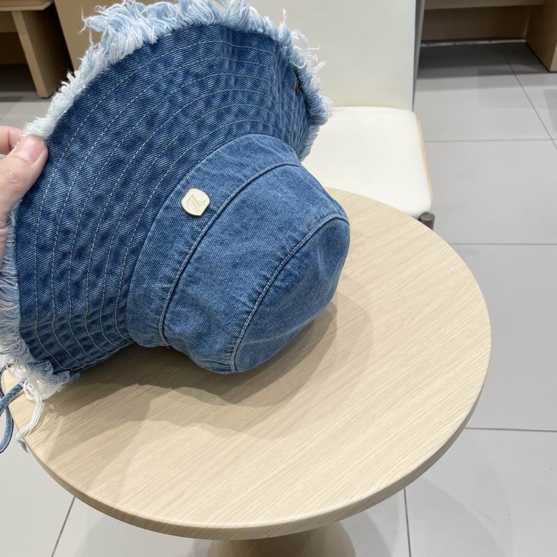 LV hat (310)