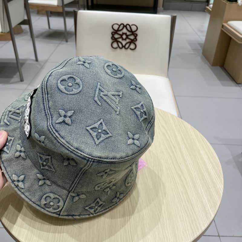 LV hat (404)