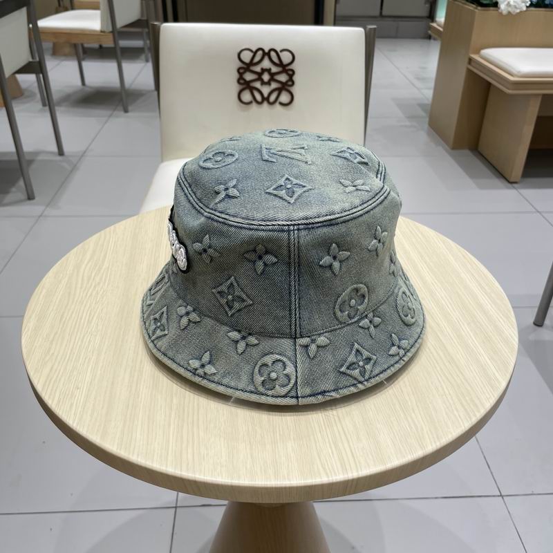 LV hat (405)