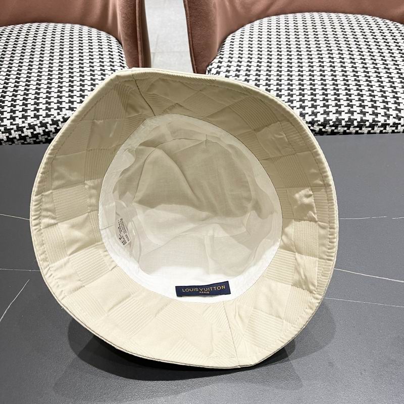 LV hat (425)
