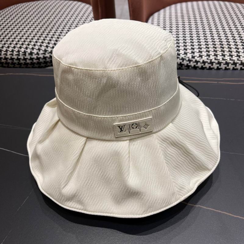 LV hat (450)