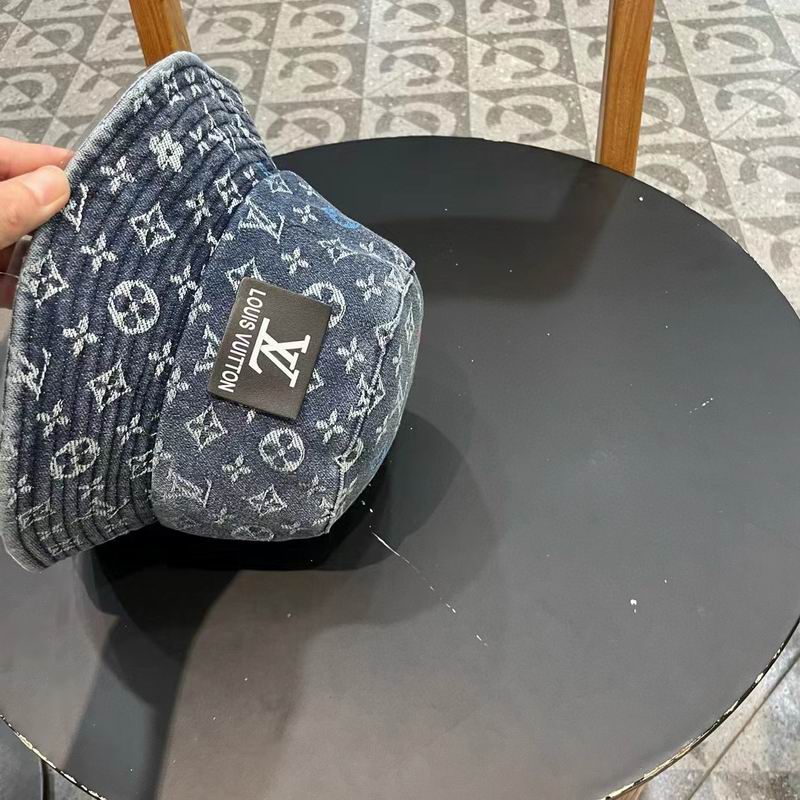 LV hat (890)