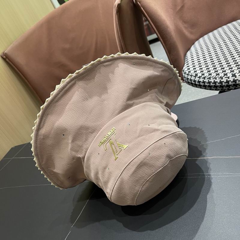 LV hat  (24)