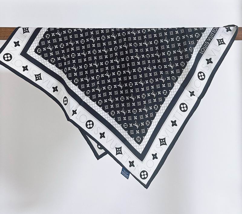 LV silk scarf 70X70cm E30 (2)