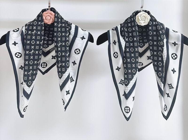 LV silk scarf 70X70cm E30 (9)