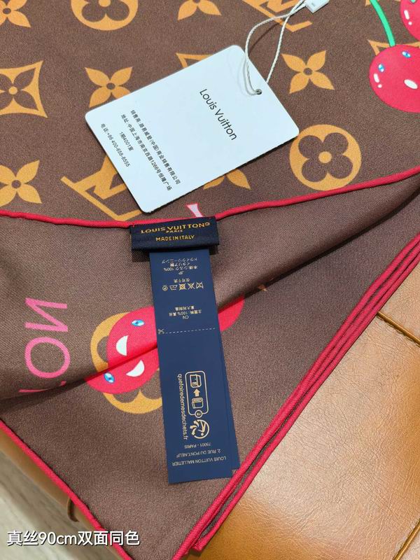 LV silk scarf slv2535 90X90cm E11 (4)