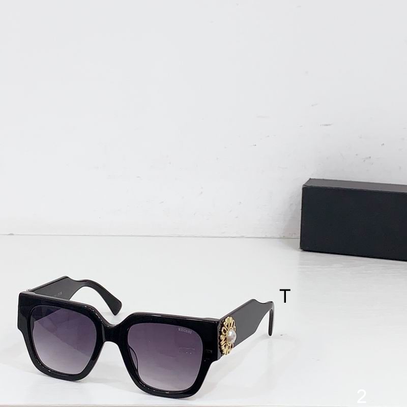 MOSCHINO 0601 54 21-145 b06