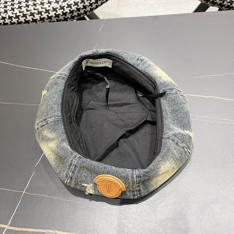 Moncler beret (1)