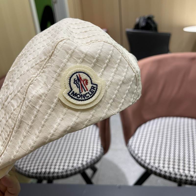 Moncler beret (35)