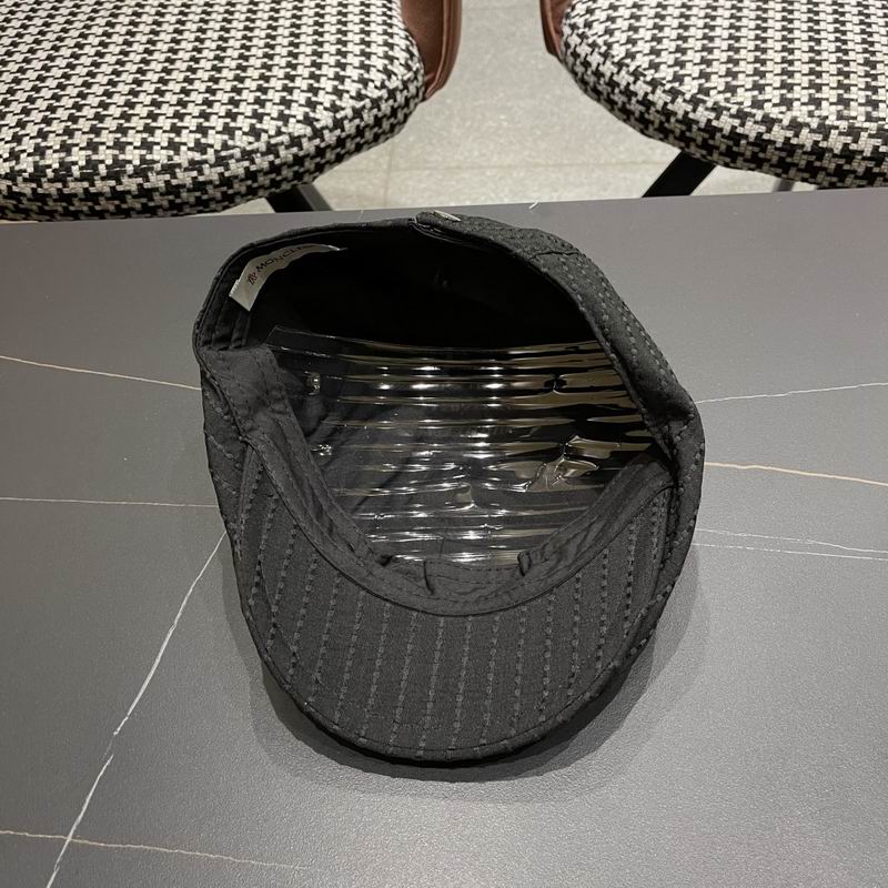 Moncler beret (42)