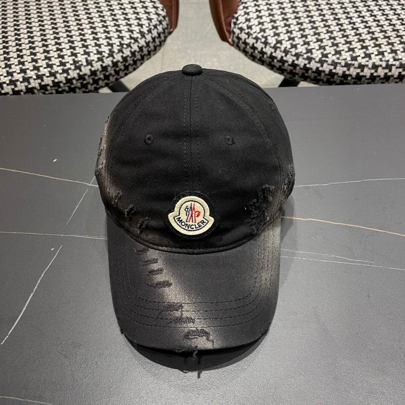 Moncler cap (150)