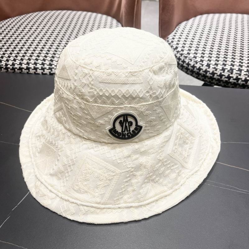 Moncler hat (120)