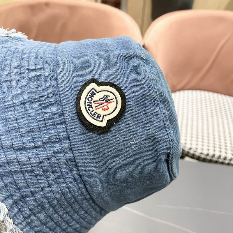 Moncler hat (242)