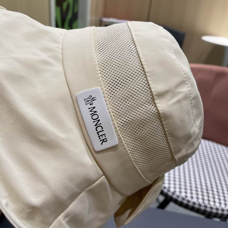 Moncler hat (3)