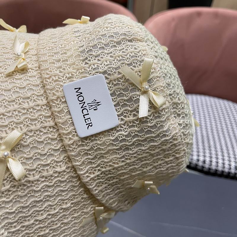 Moncler hat (50)
