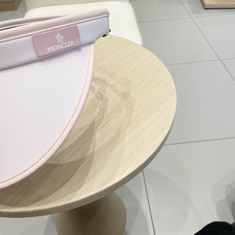 Moncler visor (54)