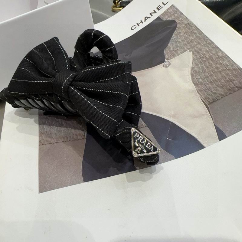 Prada Hair grab clip hh (3)