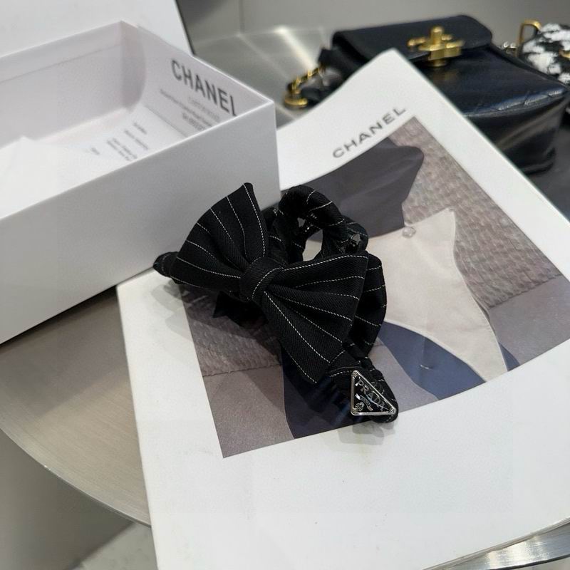 Prada Hair grab clip hh (4)