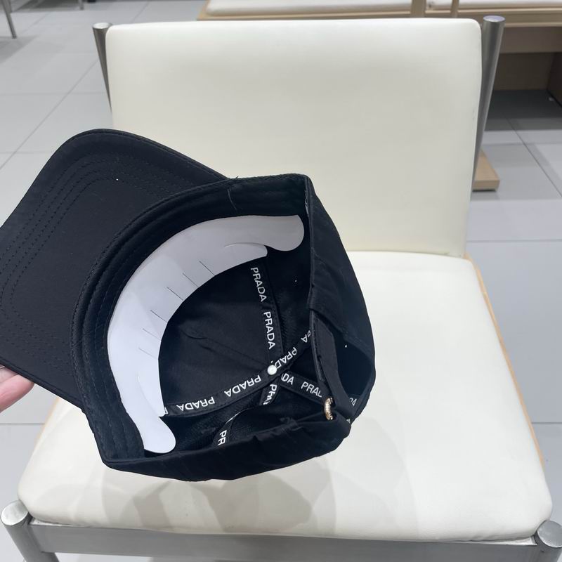 Prada cap (127)