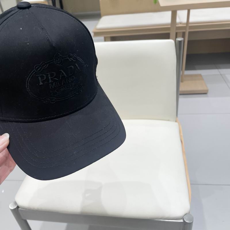 Prada cap (130)