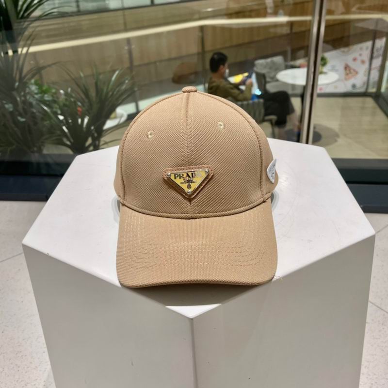 Prada cap (199)