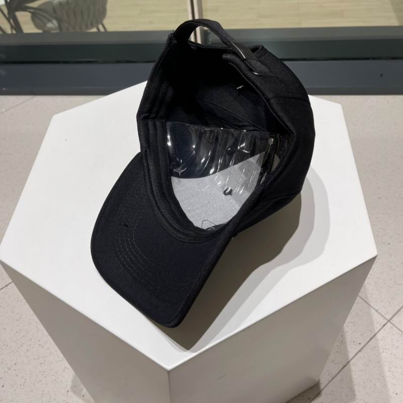 Prada cap (205)