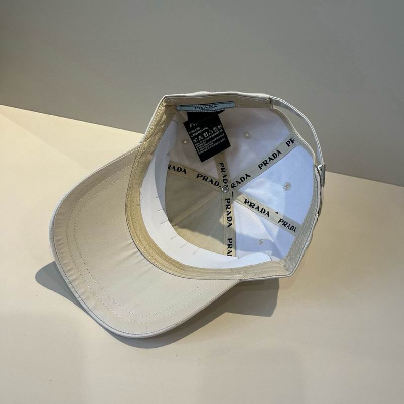 Prada cap dx (2)
