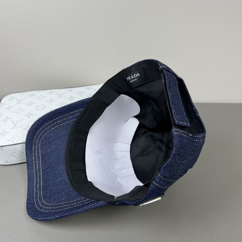 Prada cap dx (3)