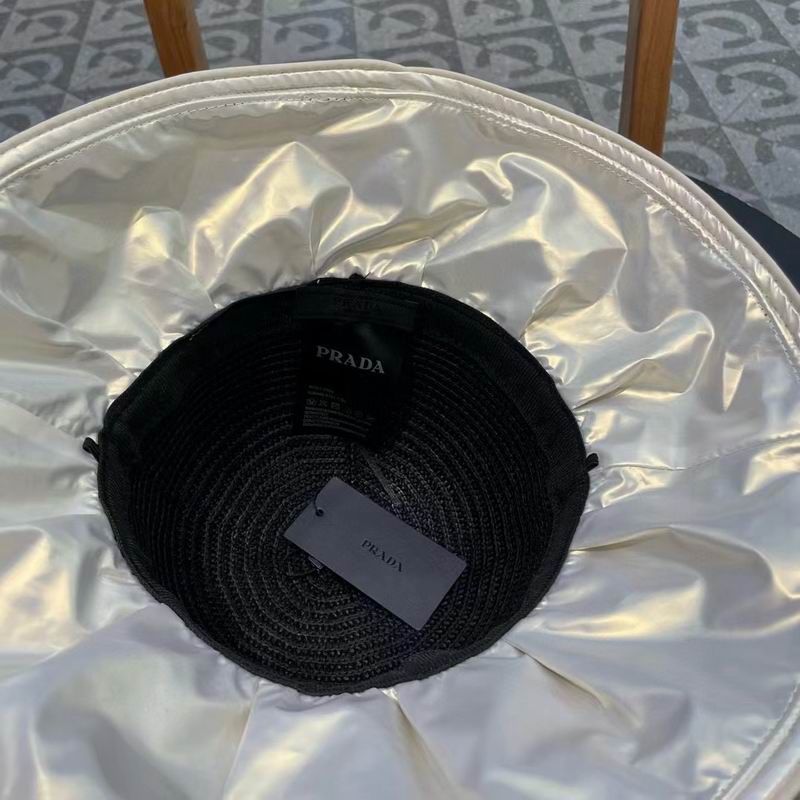 Prada hat (230)
