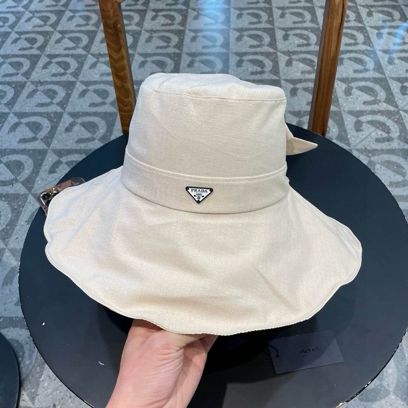 Prada hat (250)
