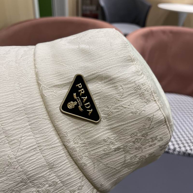 Prada hat (323)