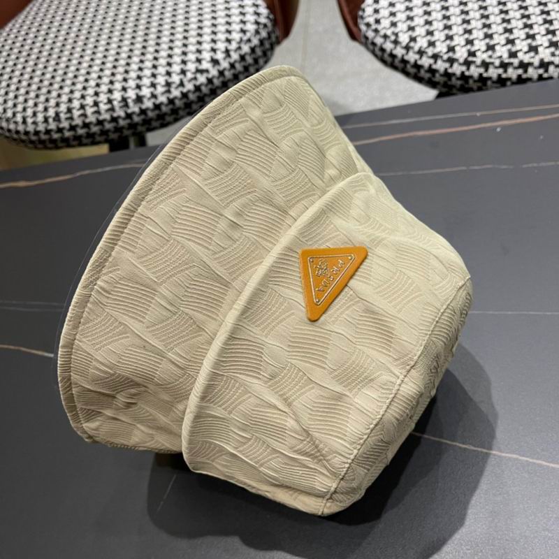 Prada hat (425)