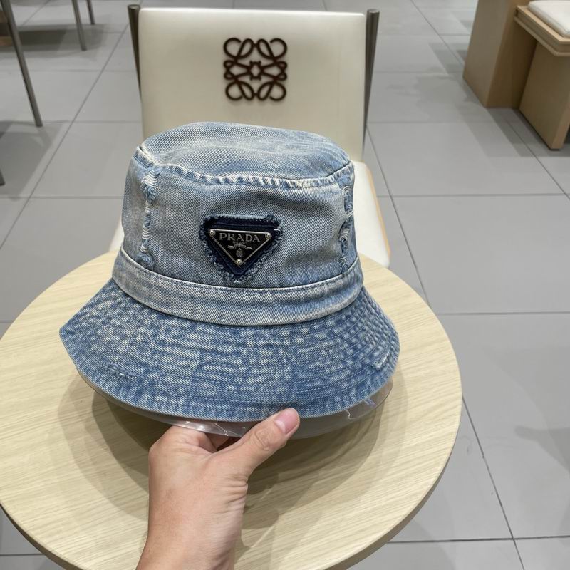 Prada hat (538)