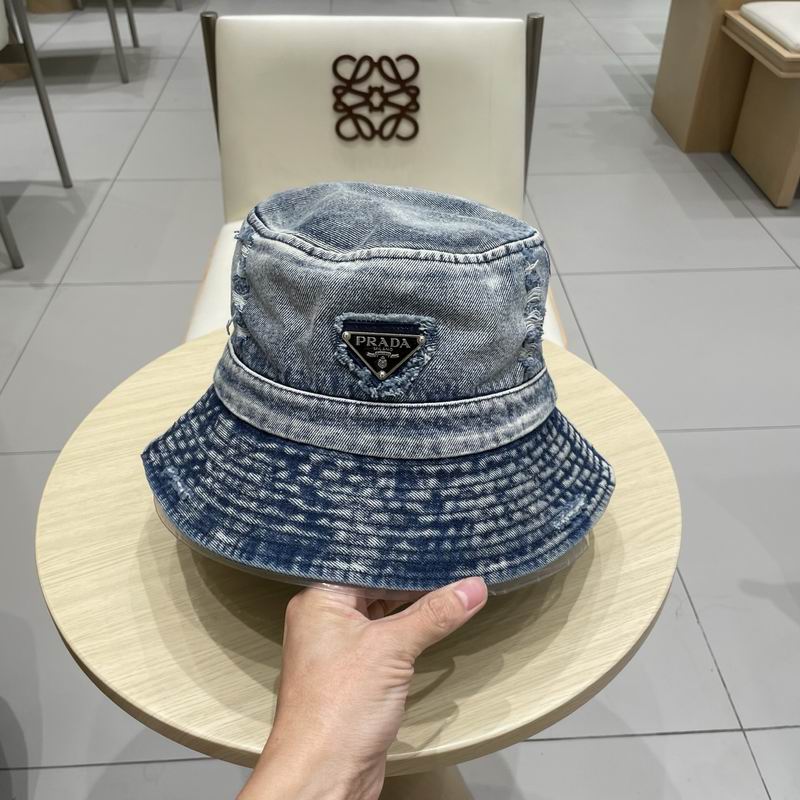 Prada hat (547)