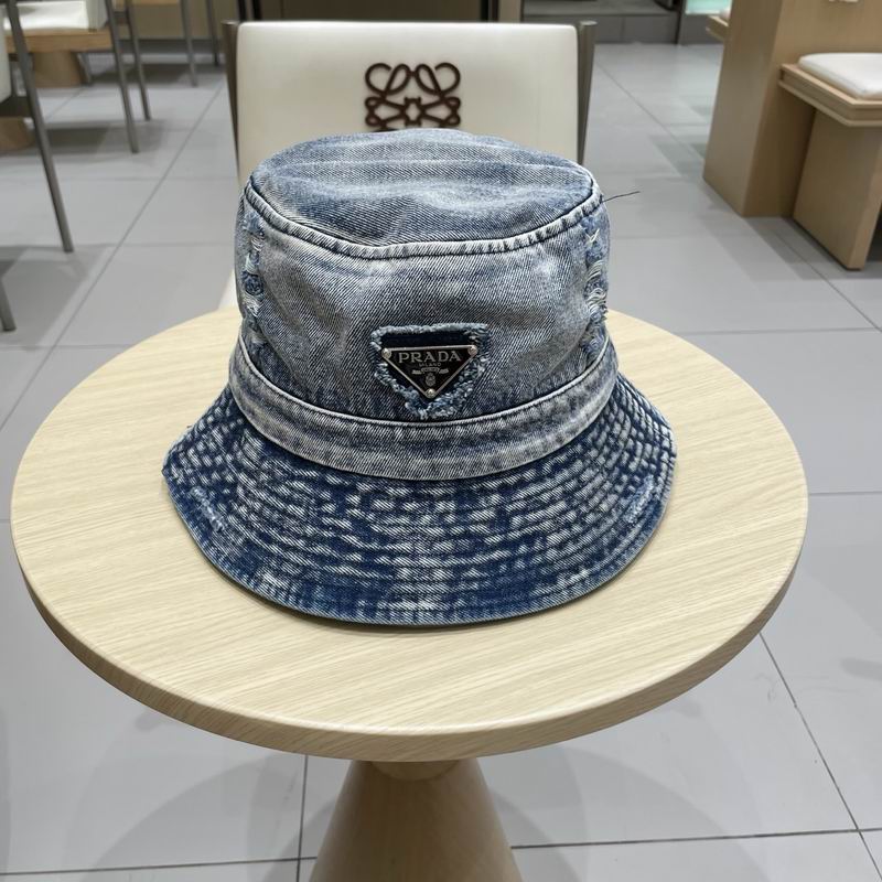 Prada hat (554)