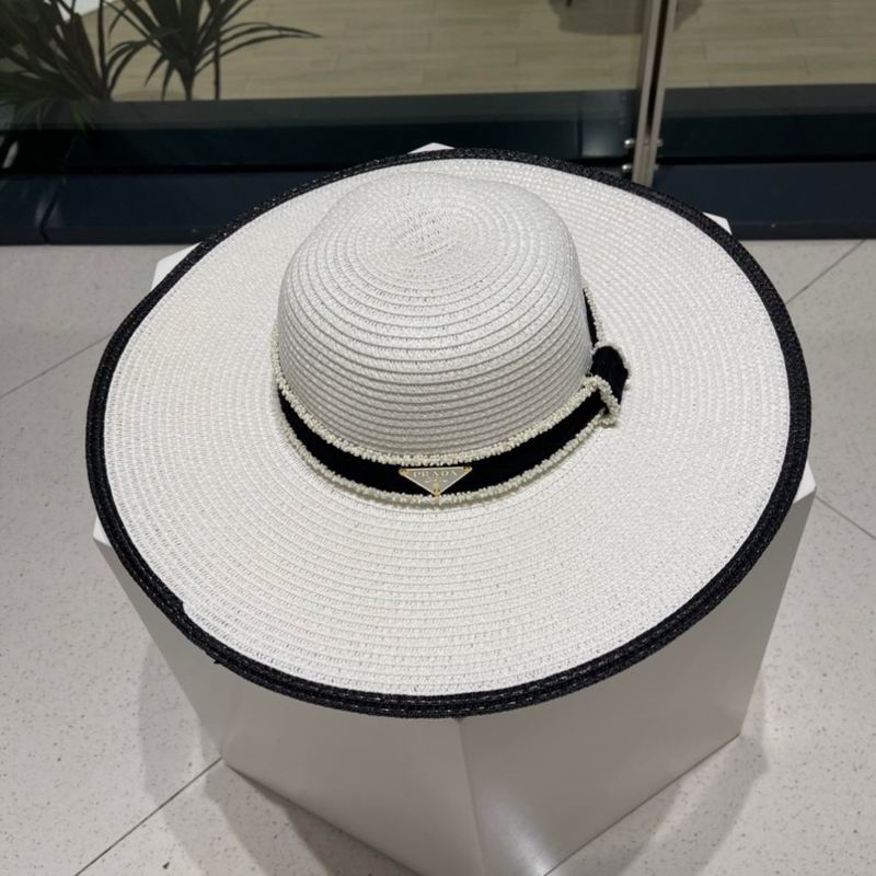 Prada top hat (295)