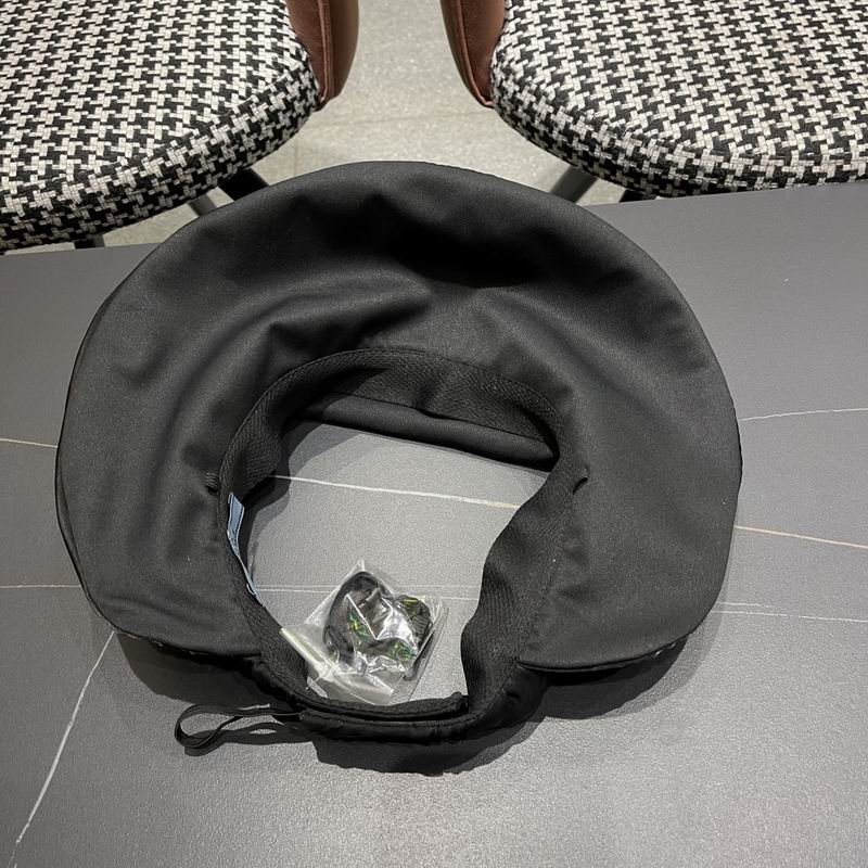 Prada visor (63)