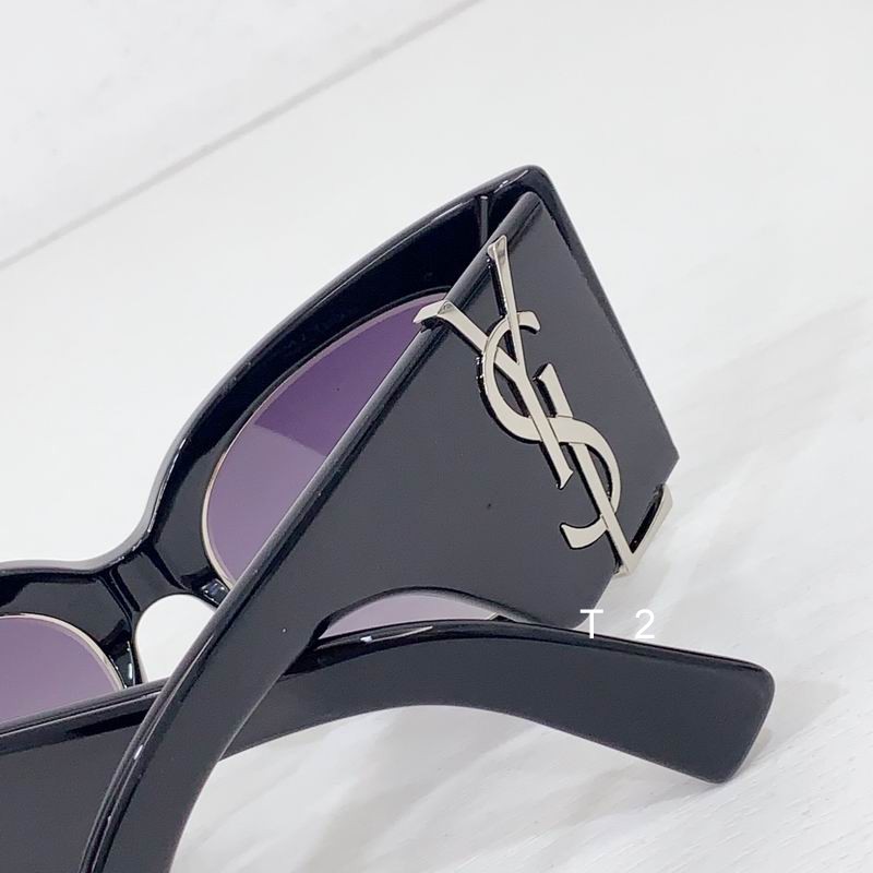 YSL M256 54 20-142 b08