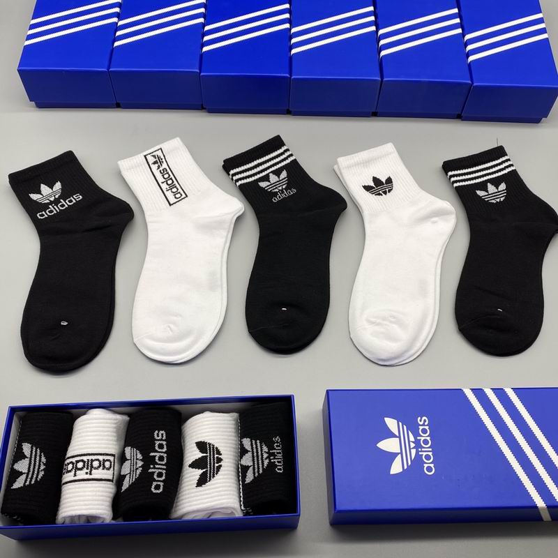 Adidas socks (1)