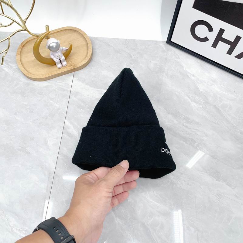 Balenciaga hat dx (1832)