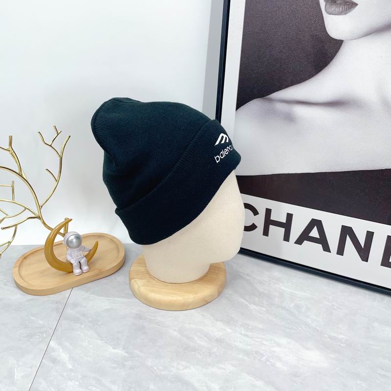 Balenciaga hat dx (1835)