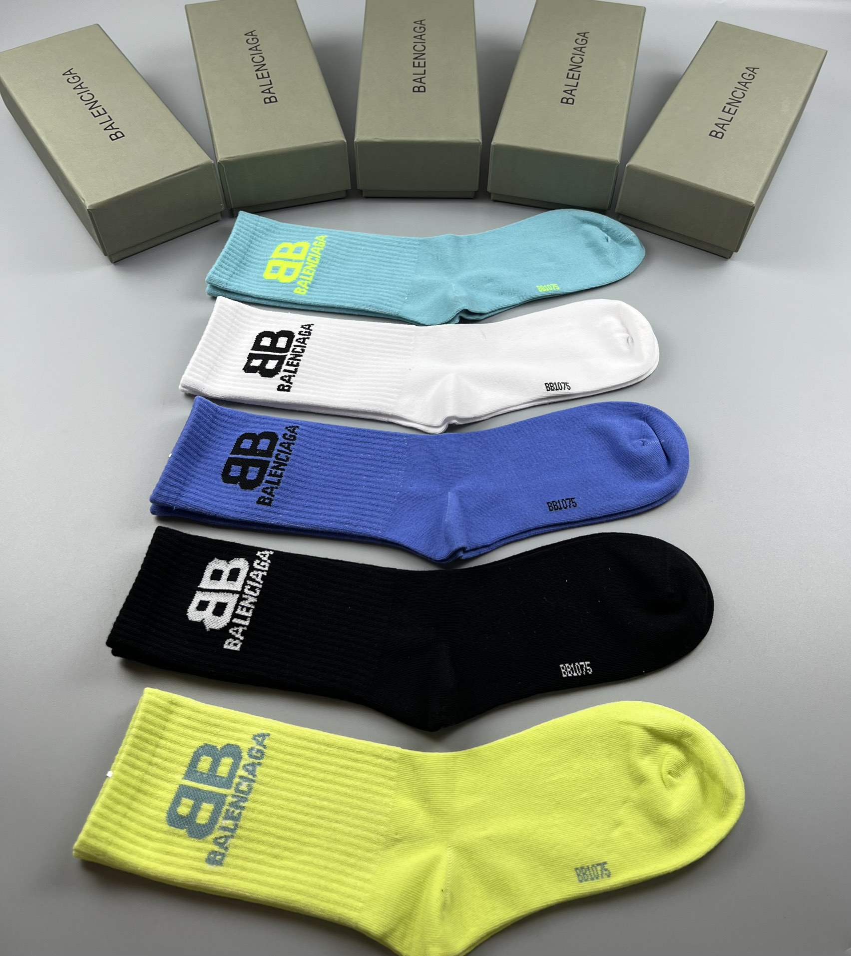 Balenciaga socks  (1)