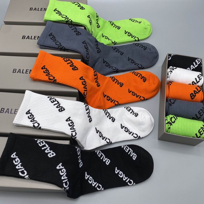 Balenciaga socks  (1)