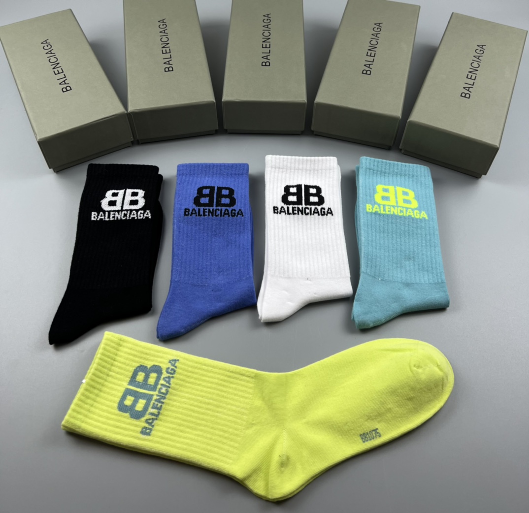 Balenciaga socks  (3)